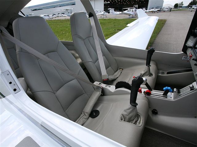 DA40 inside