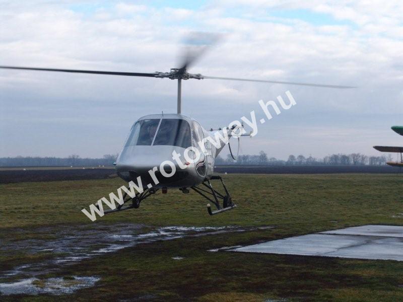 enstrom 28 hovering